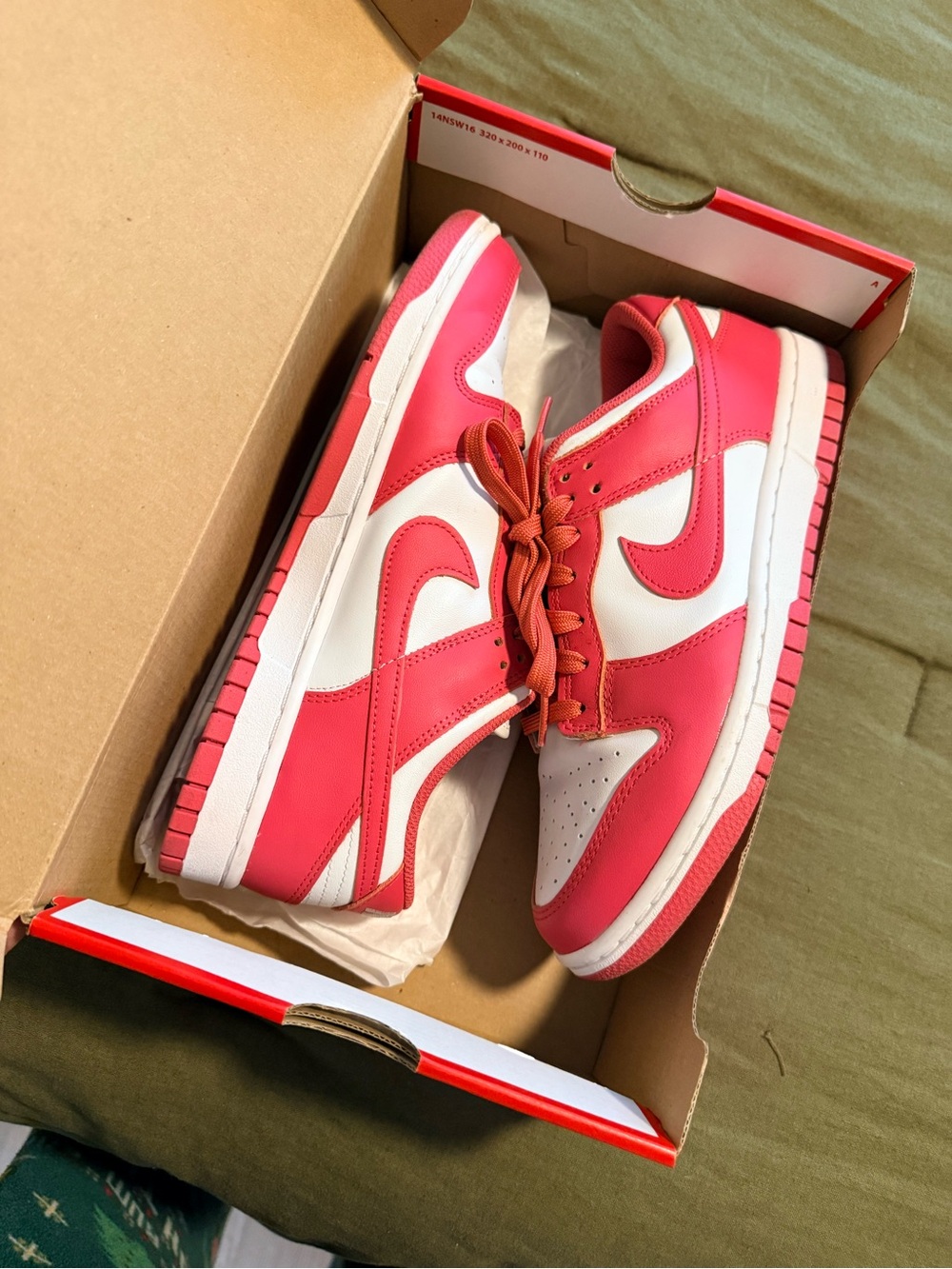 Nike Dunk Low Pink & White Sneakers – Excellent condition